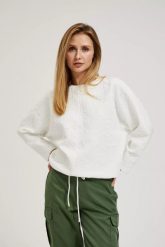 Bluza z okrąłym dekoltem i wiązaniem w pasie biała. Białe bluzy damskie MOODO, m, bez wzorów, bez ramiączek, bez kaptura. W wyprzedaży za 59.98 zł.