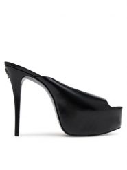 Naked Wolfe Klapki Fab Czarny. Czarne klapki damskie Naked Wolfe, bez wzorów, ze skóry, bez obcasa, bez zapięcia. Za 1,279.00 zł.