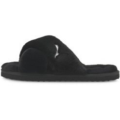 Klapki Puma Fluff X Strap, Kobiety. Białe klapki damskie Puma, bez wzorów, sportowe, bez obcasa, bez zapięcia. Za 190.00 zł.