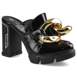 Czarne Klapki Carinii Damskie Stylowe Buty. Czarne klapki damskie Carinii, bez wzorów, ze skóry, eleganckie, bez obcasa, na obcasie, bez zapięcia. Za 289.00 zł.