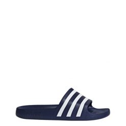 Klapki adilette Aqua. Białe klapki damskie Adidas, bez wzorów, sportowe, bez obcasa, bez zapięcia. Za 99.95 zł.