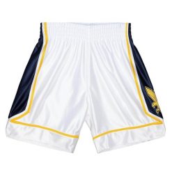 Szorty Marquette University NCAA 2002. Białe szorty męskie Mitchell & Ness, bez wzorów. Za 537.00 zł.