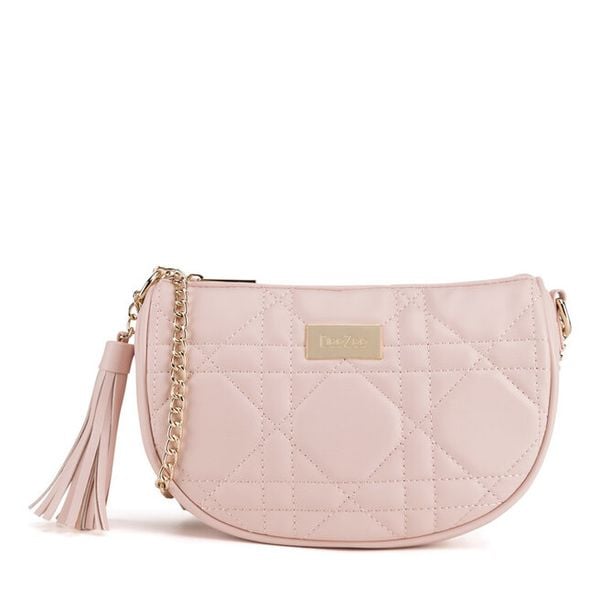 Torebka DeeZee. Czerwone listonoszki damskie DeeZee, bez wzorów, bez dodatków. Za 99.99 zł.