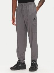Adidas Spodnie dresowe Essentials Small Logo JD1822 Szary Regular Fit. Szare spodnie sportowe męskie Adidas, m, bez wzorów, z dresówki. Za 149.99 zł.