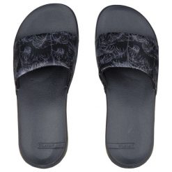 Klapki damskie Olaian 550 Exotic. Czarne klapki damskie OLAIAN, bez wzorów, z poliesteru, sportowe, bez obcasa, bez zapięcia. W wyprzedaży za 54.99 zł.