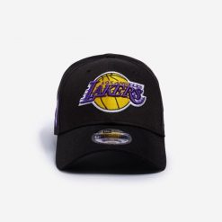 Czapka z daszkiem do koszykówki NBA New Era Los Angeles Lakers. Czapki damskie New Era, z aplikacjami, z bawełny, eleganckie. Za 79.99 zł.