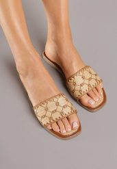 Brązowe Klapki Ozdobione Geometrycznym Motywem Zerella. Brązowe klapki damskie Renee, na lato, bez wzorów, bez obcasa, na płaskiej podeszwie, bez zapięcia. Za 49.99 zł.