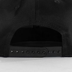 Czapka z daszkiem New Era 9FIFTY Chicago White Sox Essential. Czarne czapki damskie New Era, bez wzorów, sportowe. Za 83.65 zł.