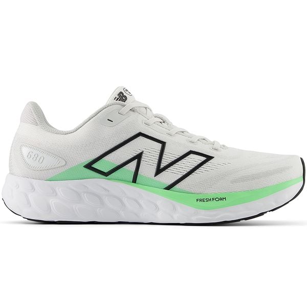 Buty męskie New Balance Fresh Foam 680 v8 M680RH8 – białe. Białe buty sportowe męskie New Balance, bez wzorów, z materiału, bez zapięcia, do biegania. Za 349.99 zł.