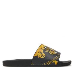 Klapki Versace Jeans Couture. Czarne klapki damskie Versace Jeans Couture, bez wzorów, z jeansu, bez obcasa, bez zapięcia. Za 379.99 zł.