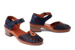 BOCCATO 0158-104.T21.L2 navy tan, czółenka damskie. Niebieskie czółenka damskie Boccato, na lato, bez wzorów, ze skóry, bez obcasa, na obcasie, bez zapięcia. Za 216.66 zł.