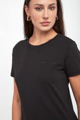 Damska koszulka ESS NATURE 2.0 Relaxed AOP PUMA Black. Czarne bluzki damskie Puma, l, bez wzorów, z gumy, sportowe, bez kołnierzyka, bez ramiączek. Za 159.00 zł.