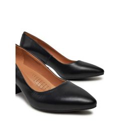 Czółenka R.Polański. Czarne czółenka damskie R.Polański, bez wzorów, bez obcasa, bez zapięcia. Za 299.99 zł.