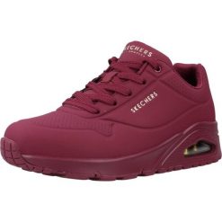 Buty SKECHERS UNO STAND ON AIR Czerwony. Fioletowe obuwie trekkingowe damskie Skechers, z materiału, bez zapięcia. Za 366.00 zł.