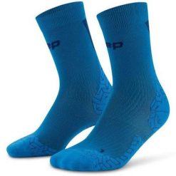 Damskie sportowe skarpety kompresyjne do połowy łydki Ultralight Core Run CEP. Niebieskie skarpetki damskie CEP, bez wzorów, z materiału. Za 79.00 zł.