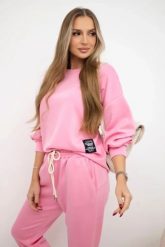 Komplet masełko bluza + spodnie jasny różowy. Czerwone bluzy damskie KESI, l, bez wzorów, z dresówki, eleganckie, bez ramiączek, bez kaptura. Za 342.93 zł.