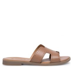 Klapki Lasocki. Brązowe klapki damskie Lasocki, bez wzorów, bez obcasa, bez zapięcia. Za 119.99 zł.