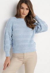 Niebieski Sweter o Krótkim Fasonie z Luźnymi Rękawami Hejlla. Niebieskie swetry nierozpinane damskie Born2be, na jesień, bez wzorów, z materiału, bez kołnierzyka, bez ramiączek. Za 84.99 zł.
