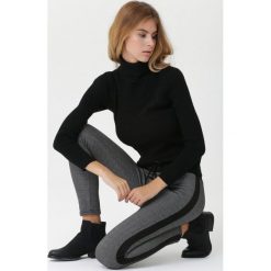 Czarne Spodnie Dresowe Griselda. Czarne spodnie dresowe damskie Born2be, bez wzorów, z dresówki, długie. Za 69.99 zł.