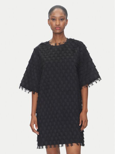 DAY BIRGER ÉT MIKKELSEN Sukienka codzienna Nori DAY65243513 Czarny Loose Fit. Czarne sukienki damskie DAY Birger et Mikkelsen, na co dzień, bez wzorów, z syntetyku, bez kołnierzyka, bez ramiączek, proste. Za 579.99 zł.