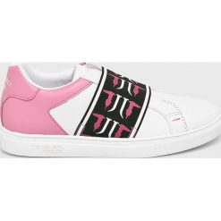 Trussardi Jeans - Buty. Czerwone obuwie sportowe damskie TRUSSARDI JEANS, bez wzorów, z gumy, z okrągłym noskiem, bez zapięcia, Adidas Advantage, climacool (adidas). W wyprzedaży za 399.90 zł.