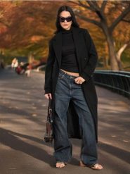 Sweter z golfem - czarny. Czarne swetry nierozpinane damskie Sinsay, l, bez wzorów, bez kołnierzyka, bez ramiączek. W wyprzedaży za 19.99 zł.
