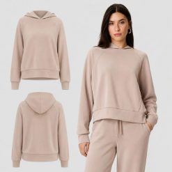 BLUZA DAMSKA 4F DRESOWA NIEROZPINANA Z KAPTUREM Z MODALEM KOLOR BEŻOWY. Brązowe bluzy damskie 4F, l, bez wzorów, z dresówki, klasyczne, bez ramiączek, z kapturem. Za 136.00 zł.