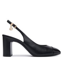 Półbuty MICHAEL Michael Kors. Czarne półbuty damskie MICHAEL Michael Kors, bez wzorów, bez obcasa, na obcasie, bez zapięcia. Za 679.99 zł.