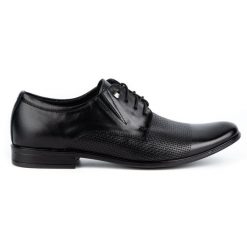 Olivier Buty męskie eleganckie skórzane 302T3 czarne. Czarne buty wizytowe męskie bez wzorów, ze skóry, bez obcasa, bez zapięcia. Za 367.89 zł.