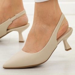 Beżowe szpilki damskie Potocki 41315. Brązowe szpilki damskie POTOCKI, bez wzorów, ze skóry, bez obcasa, na szpilce, bez zapięcia. Za 179.00 zł.