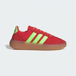 Buty Barreda Decode. Czerwone obuwie trekkingowe damskie Adidas, bez zapięcia. Za 295.99 zł.