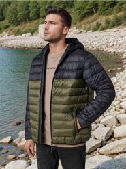 Kurtka - zielony. Zielone kurtki męskie Sinsay, l, bez wzorów, z kapturem. Za 89.99 zł.