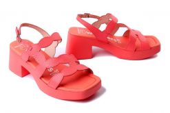 WONDERS D-1020 coral, sandały damskie. Czerwone sandały damskie Wonders, bez wzorów, z gumy, bez obcasa, bez zapięcia. Za 447.92 zł.