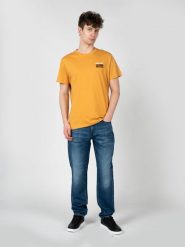 Guess T-Shirt "Mirage" | M3GI16I3Z14 | Mężczyzna | Pomarańczowy. Brązowe t-shirty męskie Guess, m, z aplikacjami, z bawełny, bez kołnierzyka, bez ramiączek. W wyprzedaży za 89.00 zł.