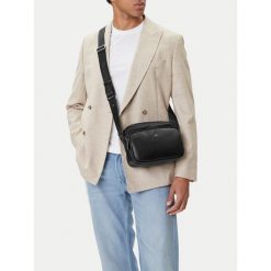 Saszetka Beverly Hills Polo Club. Czarne saszetki i nerki męskie Beverly Hills Polo Club, bez wzorów. Za 199.99 zł.