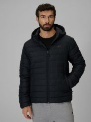 4F Kurtka z wypełnieniem syntetycznym męska - czarna 3XL. Czarne kurtki męskie 4F, na zimę, m, bez wzorów, z syntetyku, klasyczne, bez kaptura. Za 329.99 zł.