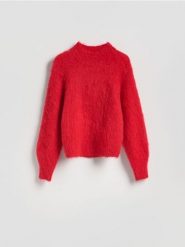 Sweter z alpaką - czerwony. Czerwone swetry nierozpinane damskie Reserved, l, bez wzorów, z dzianiny, bez kołnierzyka, bez ramiączek. Za 359.99 zł.