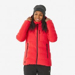 Kurtka narciarska damska Quechua 500 Warm. Czerwone kurtki sportowe damskie WED'ZE, na zimę, xl, bez wzorów, z włókna, bez ramiączek, bez kaptura, narciarskie. Za 499.99 zł.