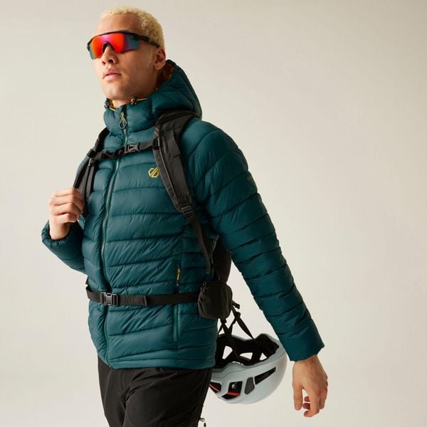 Kurtka turystyczna męska Mountain Series. Niebieskie kurtki sportowe męskie Dare 2B, na zimę, m, bez wzorów, bez kaptura, narciarskie. W wyprzedaży za 449.99 zł.