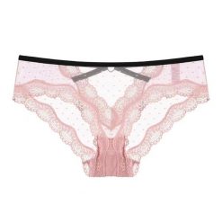 Majtki ażurowe z wycięciem na romantyczny wieczór Nailya. Fioletowe majtki damskie Intica, z materiału. Za 69.00 zł.