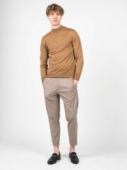 Takeshy Kurosawa Sweter | 83476 | Maglia Lupetto Calato Lana | Mężczyzna | Brązowy. Brązowe swetry męskie Takeshy Kurosawa, m, bez wzorów, z dzianiny, bez kołnierzyka, bez ramiączek. W wyprzedaży za 369.00 zł.