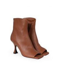 Patrizia Pepe Botki | 8Y0035/L048 | Kobieta | Brązowy. Brązowe botki damskie Patrizia Pepe, bez wzorów, ze skóry, eleganckie, z otwartym noskiem, bez obcasa, na obcasie, bez zapięcia. W wyprzedaży za 749.00 zł.