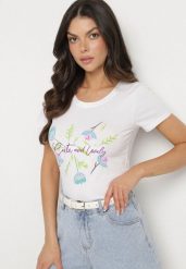 Biało-Niebieski Bawełniany T-shirt Ozdobiony Nadrukiem Zarice. Niebieskie t-shirty damskie Born2be, l, bez wzorów, z bawełny, klasyczne, bez kołnierzyka, bez ramiączek. Za 29.99 zł.