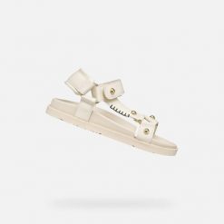 Sandały GEOX J SANDAL FOAMMENTERA Beżowy. Białe sandały damskie Geox, bez wzorów, z syntetyku, bez obcasa, bez zapięcia. Za 252.99 zł.