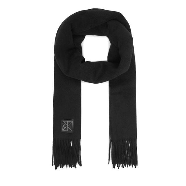 Szalik Calvin Klein. Czarne szaliki damskie Calvin Klein, bez wzorów. Za 265.99 zł.