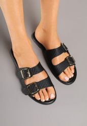 Czarne Klapki Ozdobione Klamrami i Paskami Iffarene. Czarne klapki damskie Renee, na lato, bez wzorów, eleganckie, bez obcasa, na płaskiej podeszwie, bez zapięcia. Za 49.99 zł.