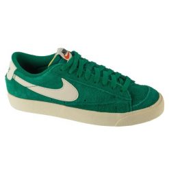 Buty sportowe do chodzenia damskie, W Blazer Low 77. Zielone obuwie sportowe damskie Nike, bez wzorów, bez zapięcia, trekkingowe. Za 450.10 zł.