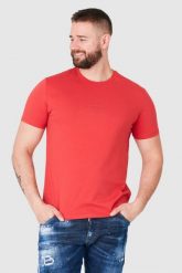 GUESS Czerwony t-shirt męski z aplikacją z logo. Czerwone t-shirty męskie Guess, m, z aplikacjami, bez kołnierzyka, bez ramiączek. W wyprzedaży za 99.99 zł.
