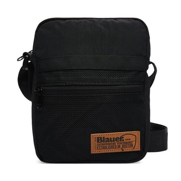 Saszetka Blauer. Czarne saszetki i nerki męskie Blauer, małe. Za 129.99 zł.