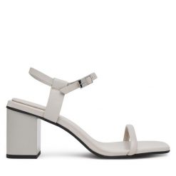 Sandały Calvin Klein. Szare sandały damskie Calvin Klein, bez wzorów, bez obcasa, na słupku, bez zapięcia. Za 489.99 zł.